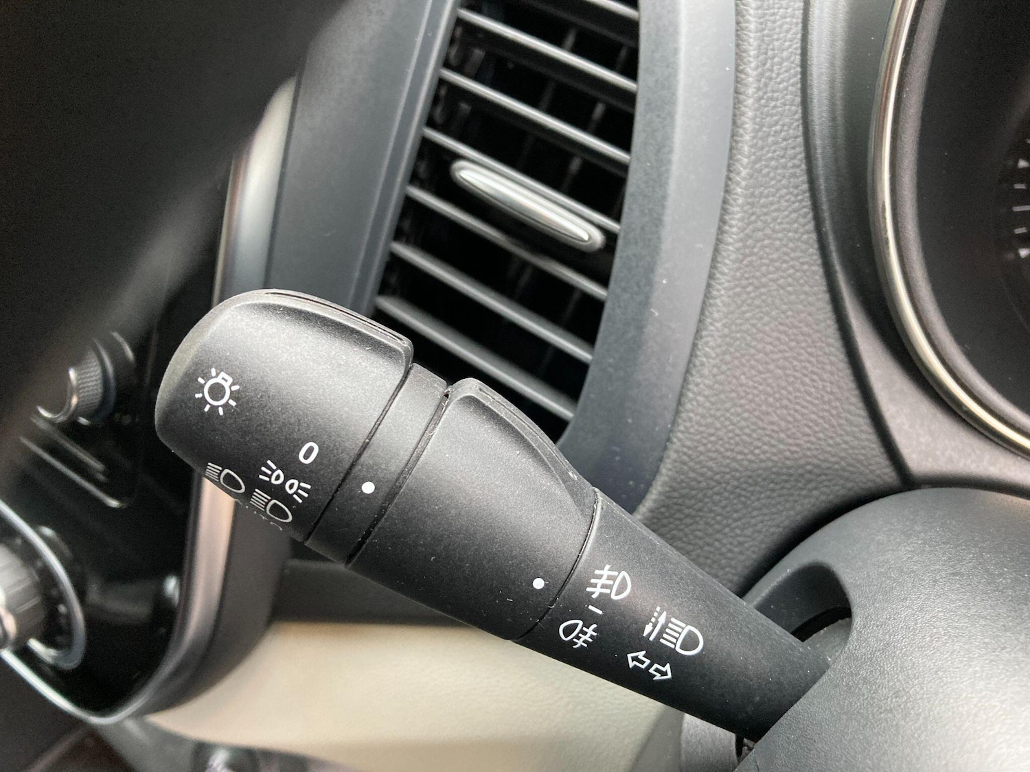 Used Renault Captur 2019 for sale - 76899312: Photo 63