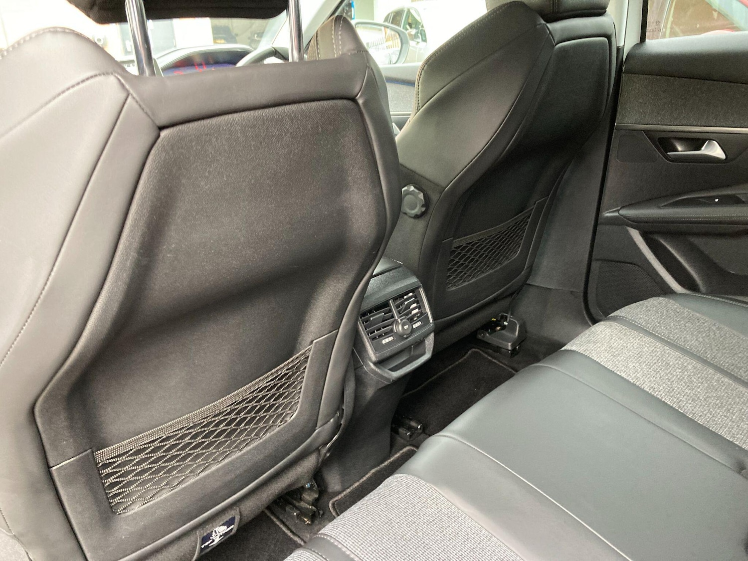 Used Peugeot 3008 2017 for sale - 77683435: Photo 37