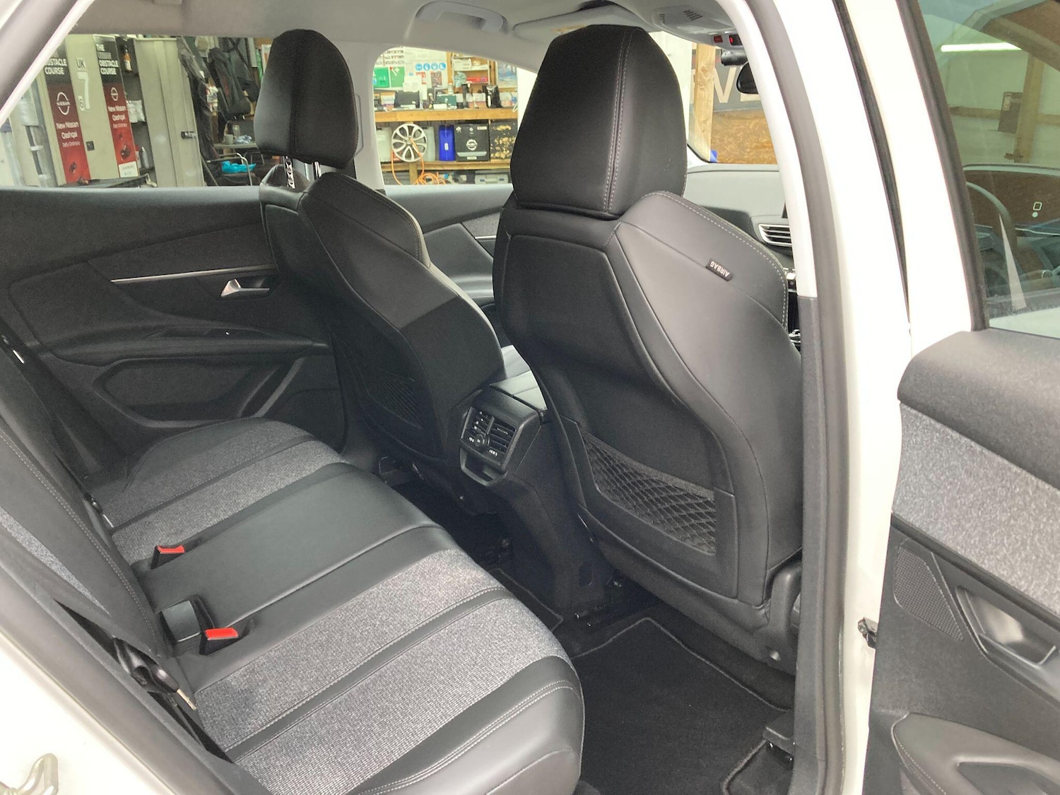 Used Peugeot 3008 2017 for sale - 77683435: Photo 39