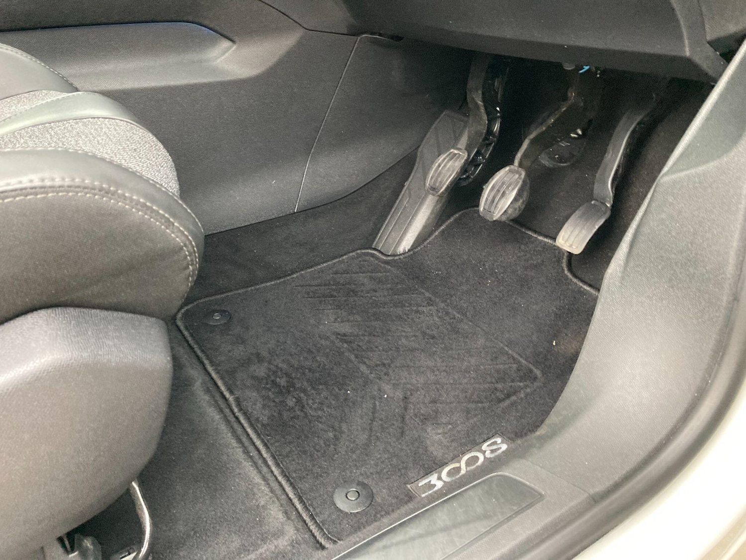 Used Peugeot 3008 2017 for sale - 77683435: Photo 47