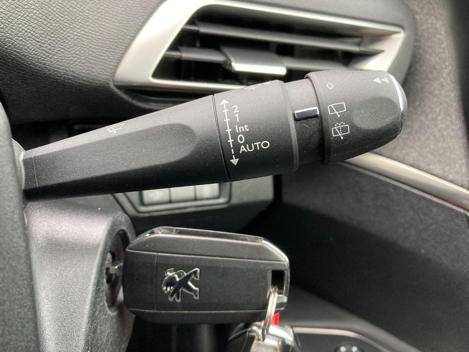 Used Peugeot 3008 2017 for sale - 77683435: Photo 55