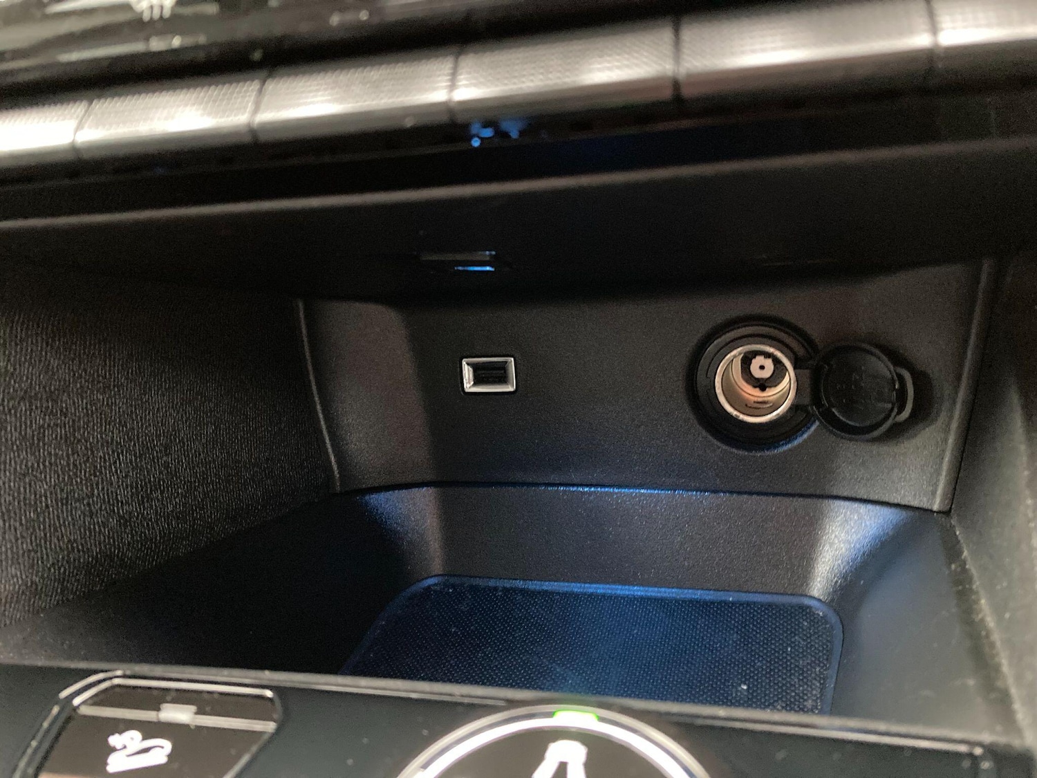 Used Peugeot 3008 2017 for sale - 77683435: Photo 64