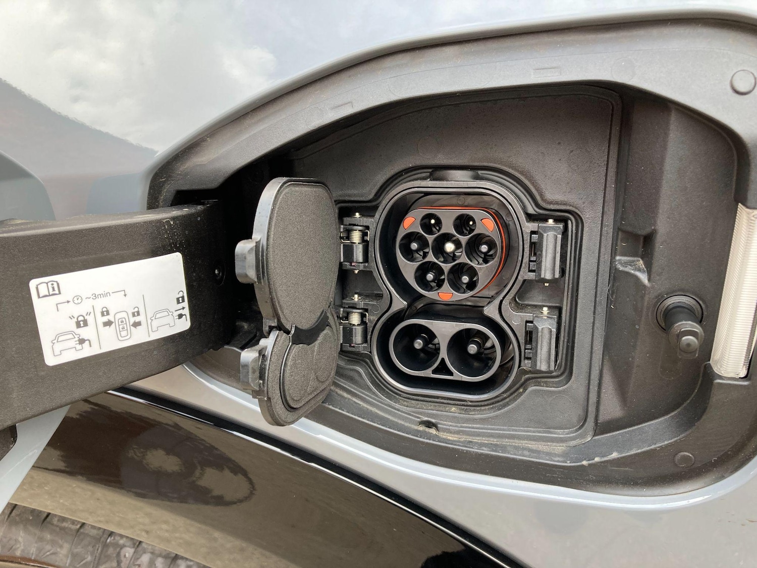 Used Nissan ARIYA 2025 for sale - 77575170: Photo 11