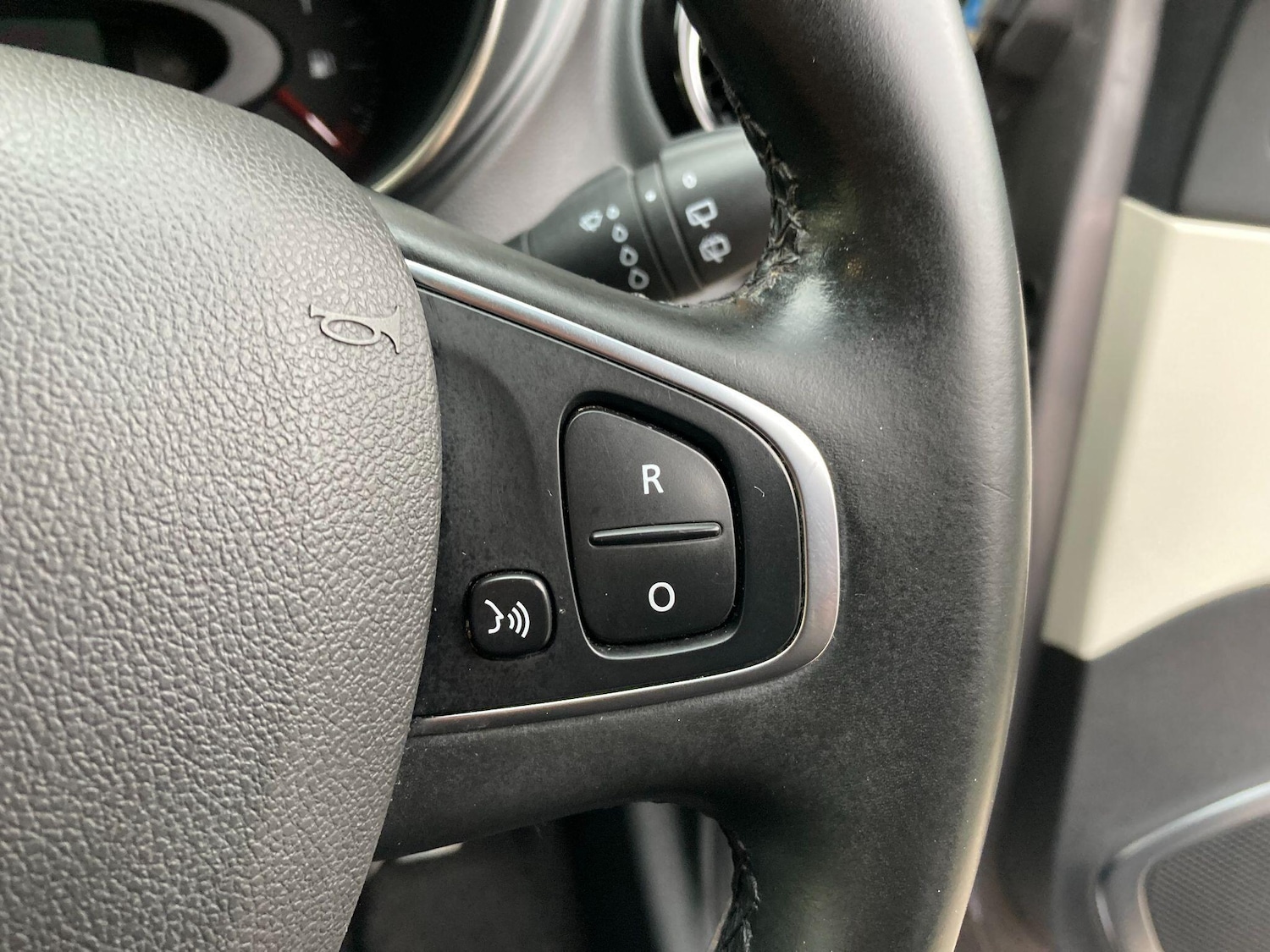 Used Renault Captur 2019 for sale - 76380617: Photo 59