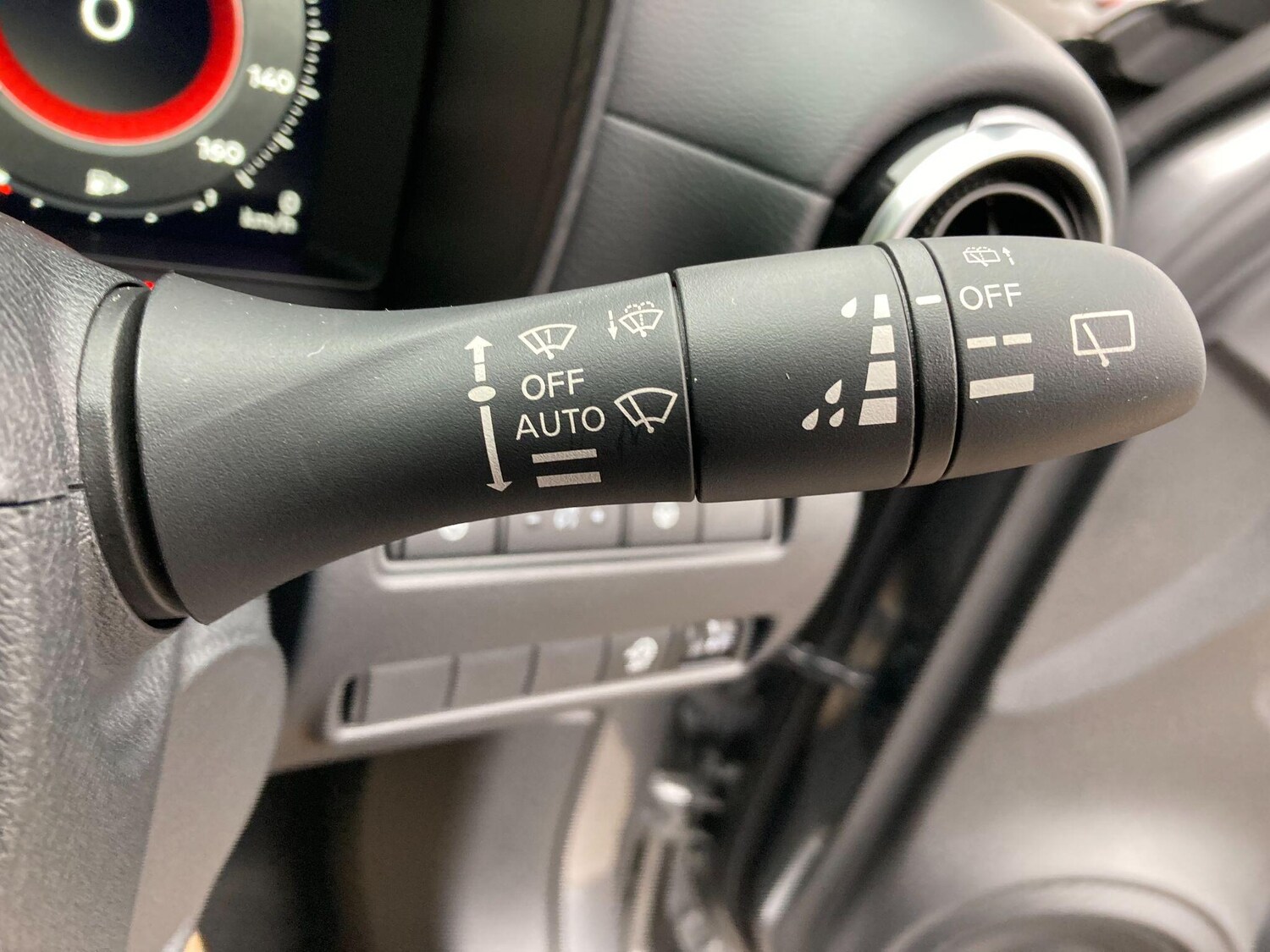 Used Nissan Juke 2024 for sale - 76306901: Photo 54