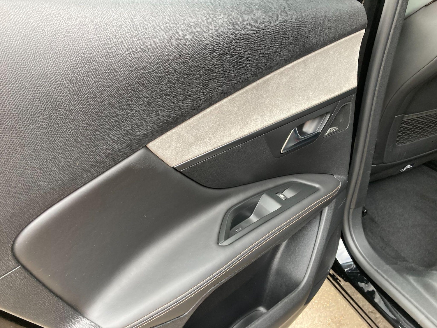 Used Peugeot 3008 2018 for sale - 76380754: Photo 41