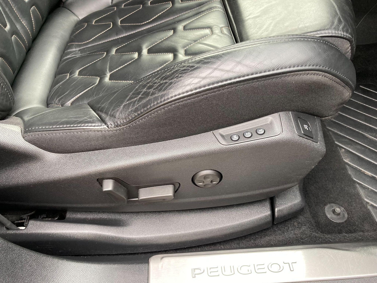 Used Peugeot 3008 2018 for sale - 76380754: Photo 52