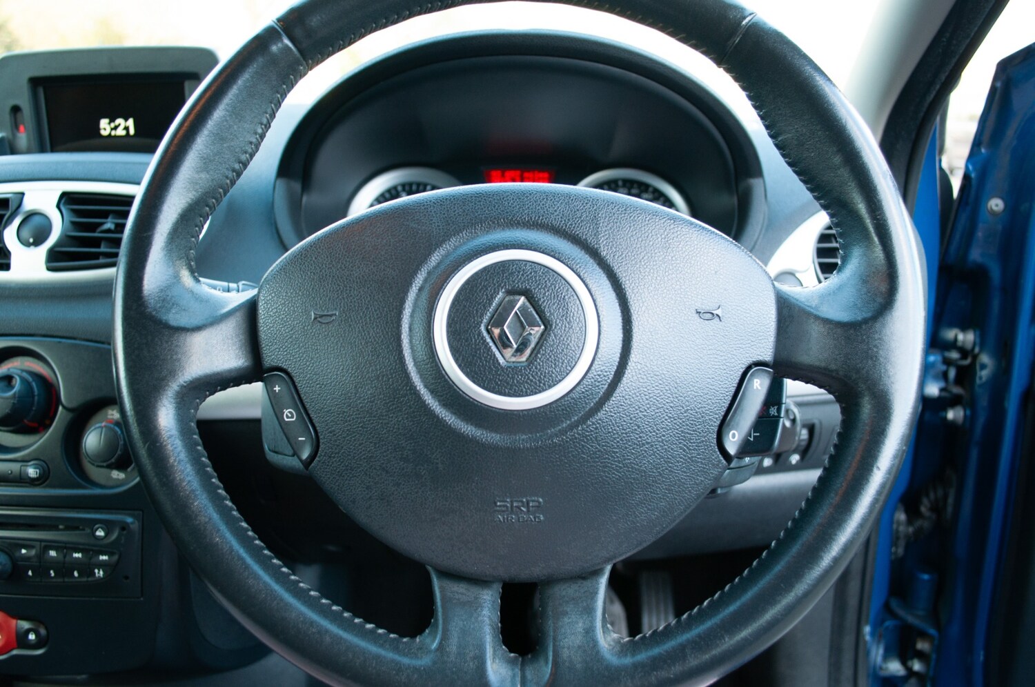 Used Renault Clio 2011 for sale - 78055853: Photo 18
