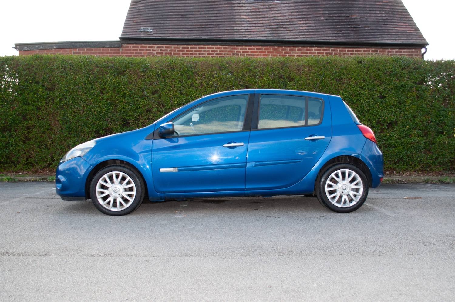 Used Renault Clio 2011 for sale - 78055853: Photo 2