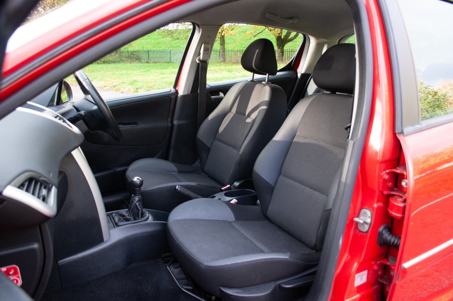 Used Peugeot 207 2012 for sale - 76696462: Photo 15