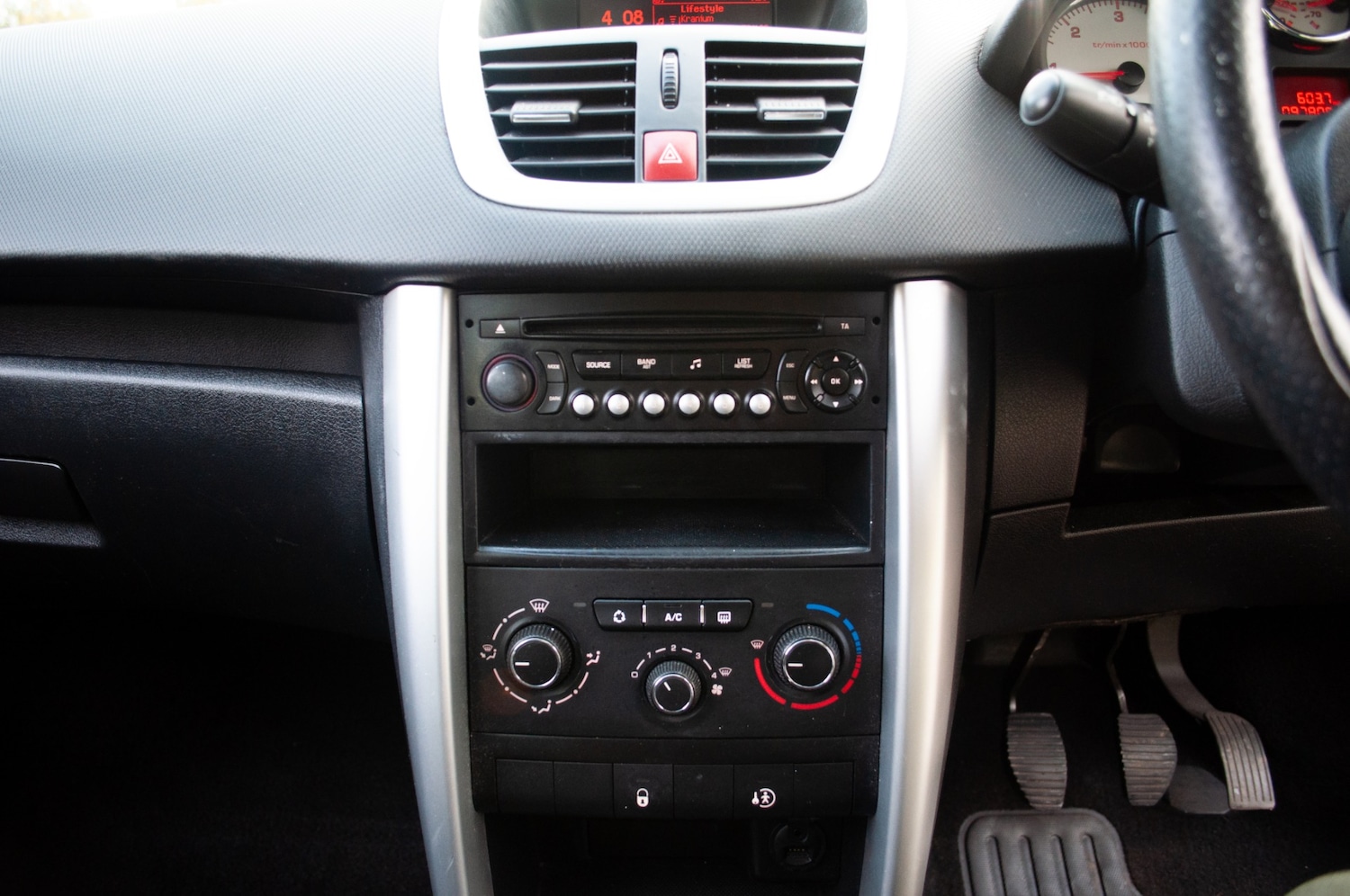 Used Peugeot 207 2012 for sale - 76696462: Photo 22