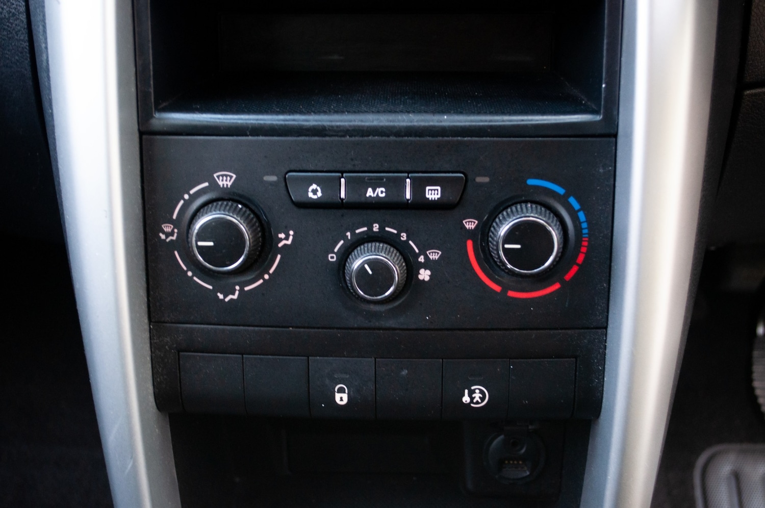 Used Peugeot 207 2012 for sale - 76696462: Photo 23