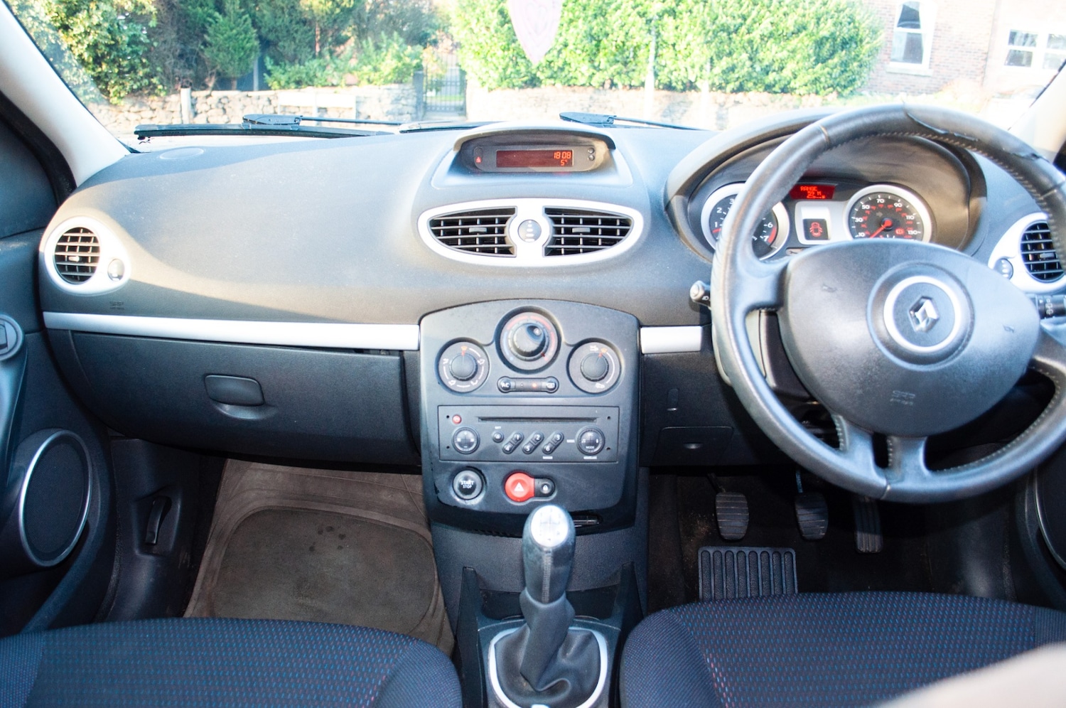 Used Renault Clio 2008 for sale - 77704196: Photo 24