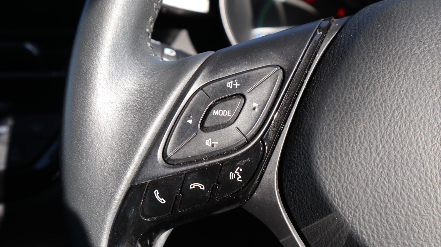 Used Toyota C-HR 2023 for sale - 77959933: Photo 27