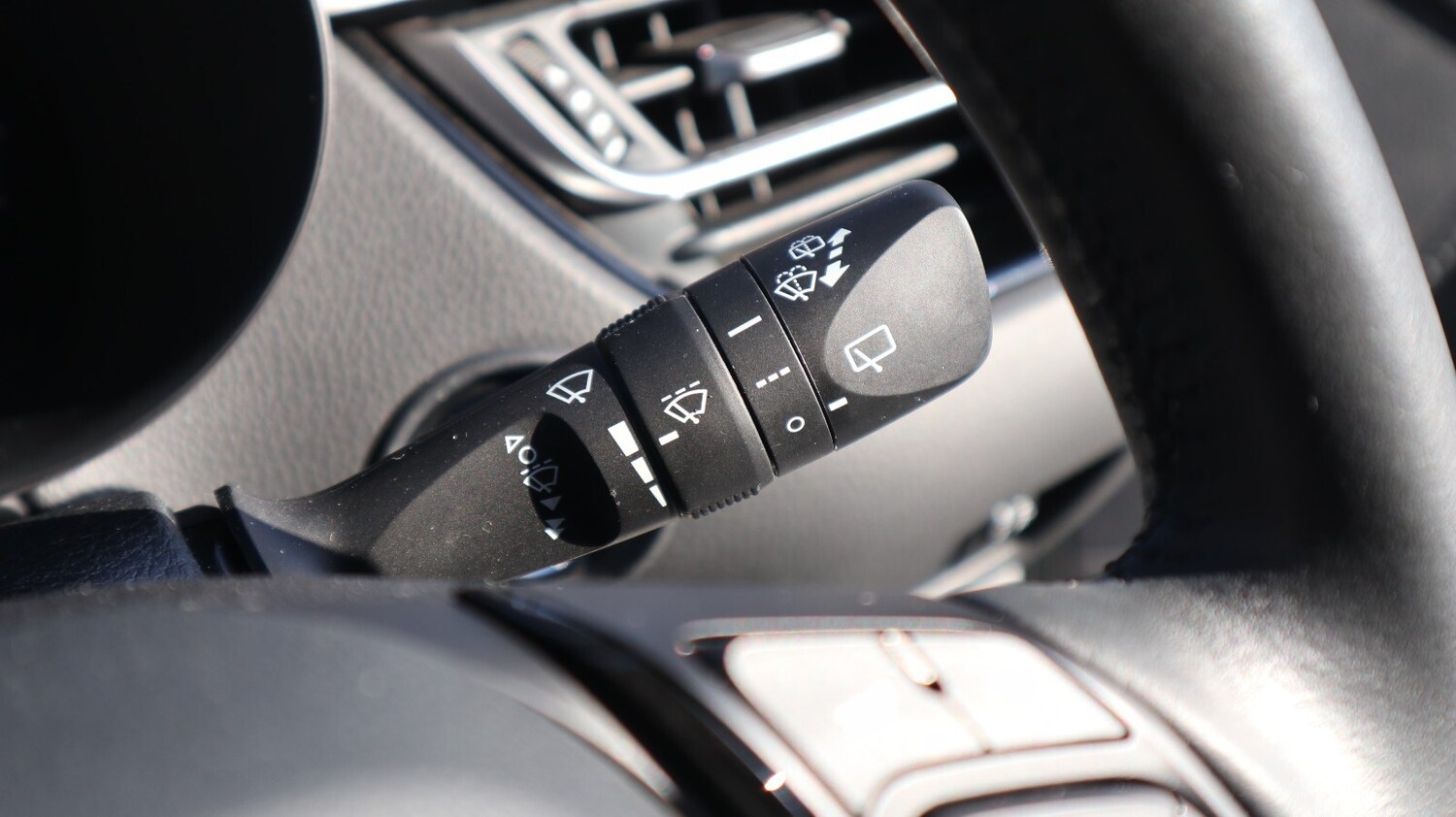 Used Toyota C-HR 2023 for sale - 77959933: Photo 30