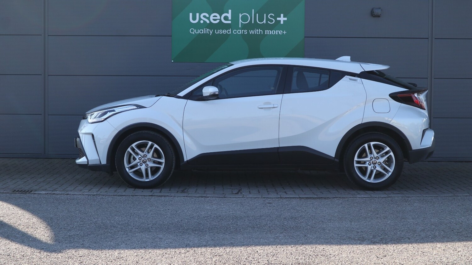 Used Toyota C-HR 2023 for sale - 77959933: Photo 4