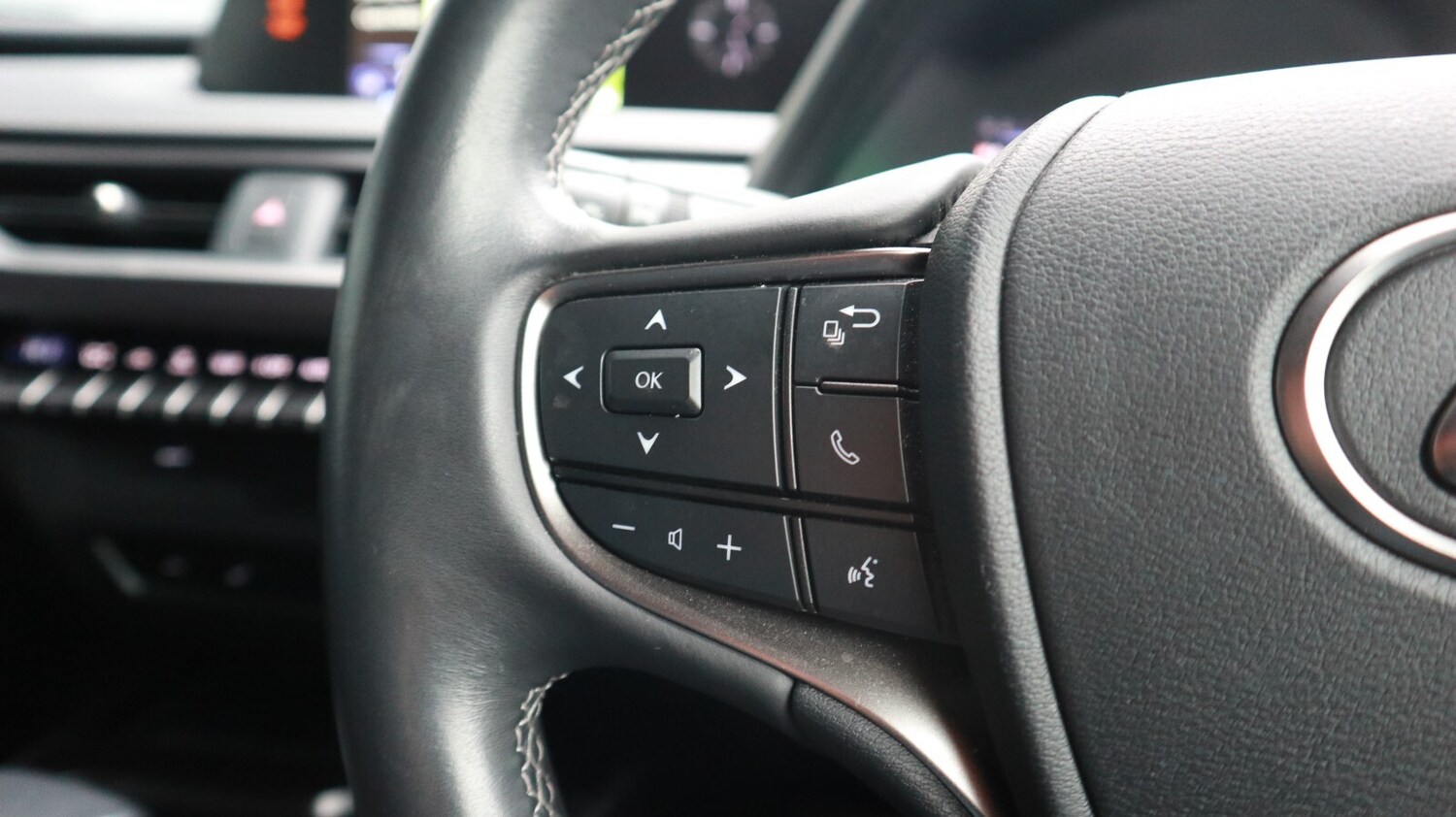 Used Lexus UX 2022 for sale - 77218779: Photo 28