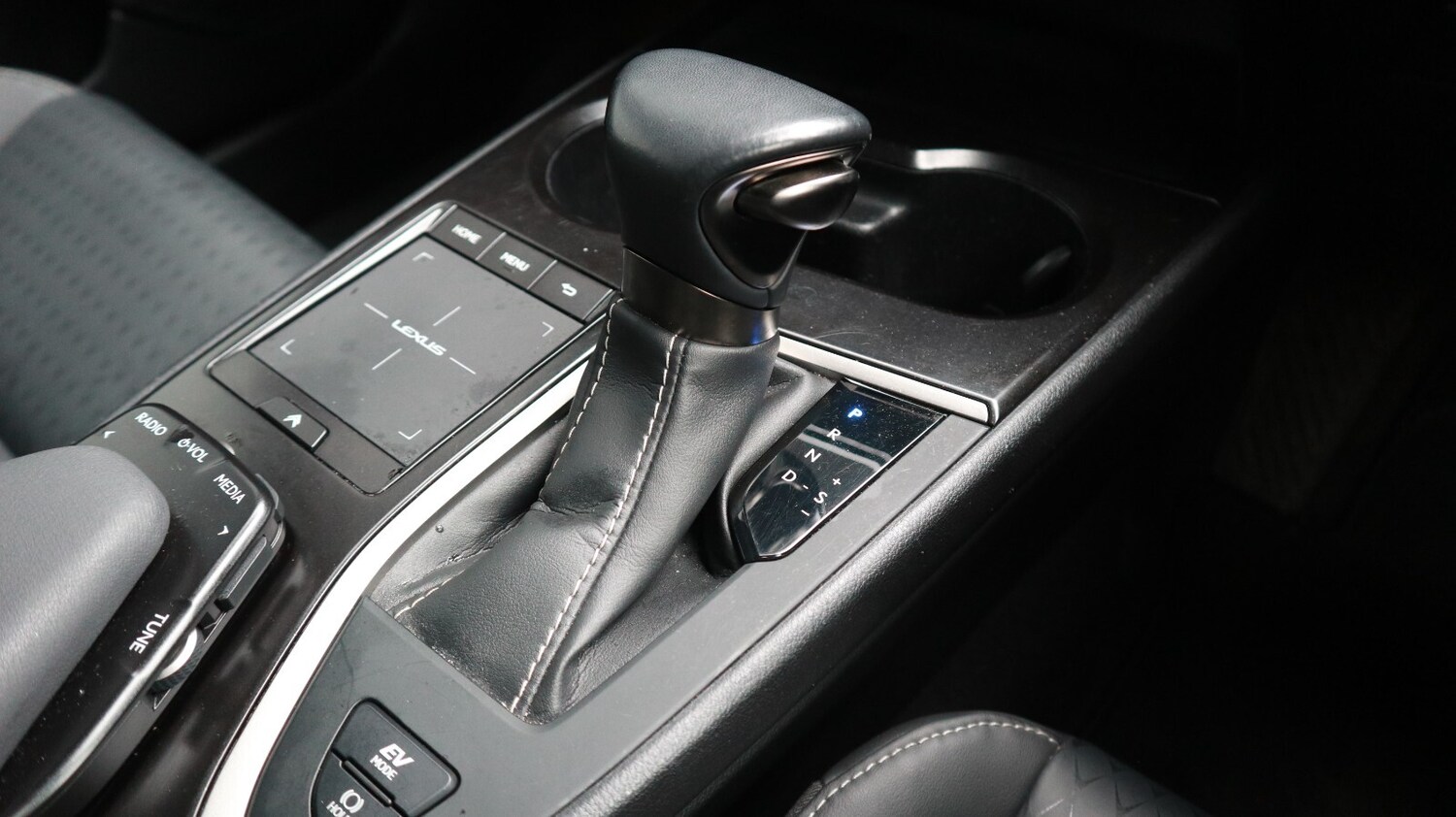 Used Lexus UX 2022 for sale - 77218779: Photo 37