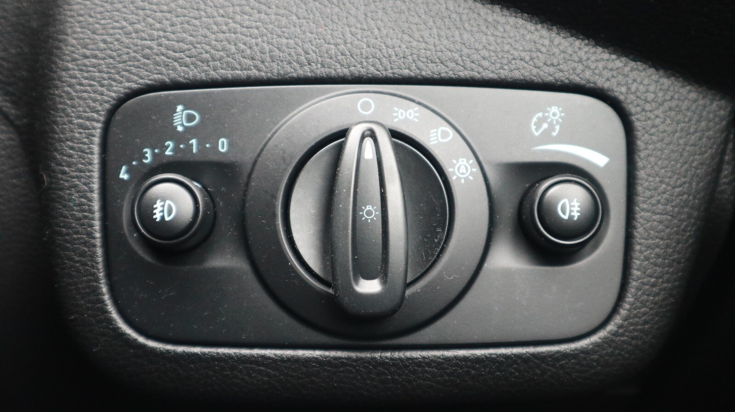 Used Ford Kuga 2019 for sale - 77247930: Photo 37