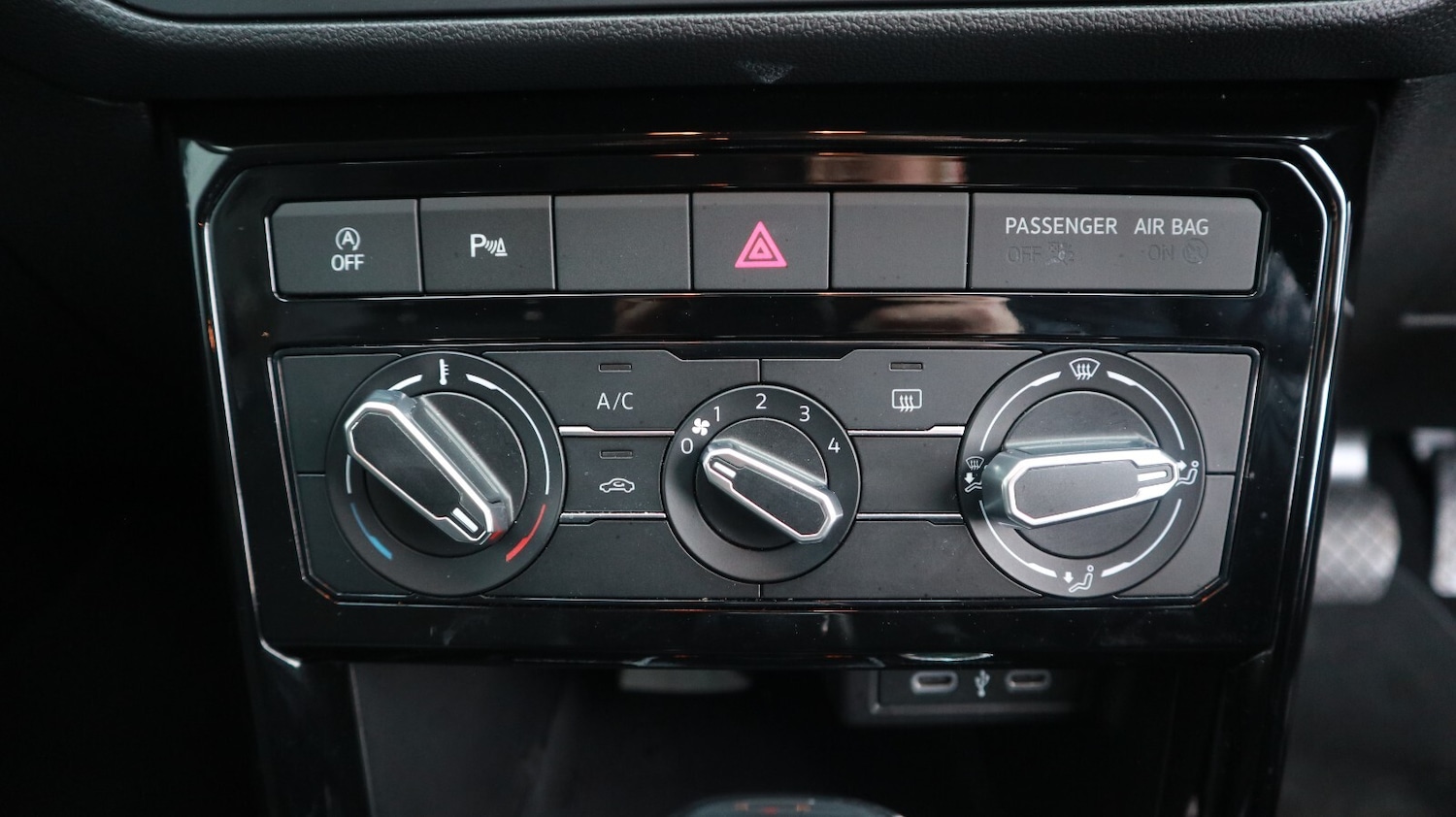 Used Volkswagen T-Cross 2023 for sale - 77225063: Photo 32