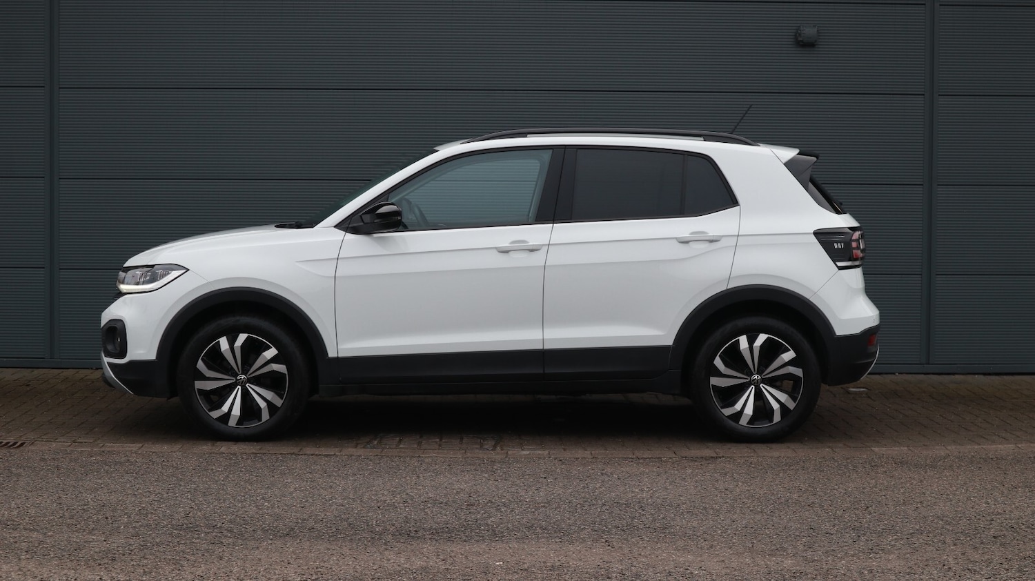Used Volkswagen T-Cross 2023 for sale - 77225063: Photo 4