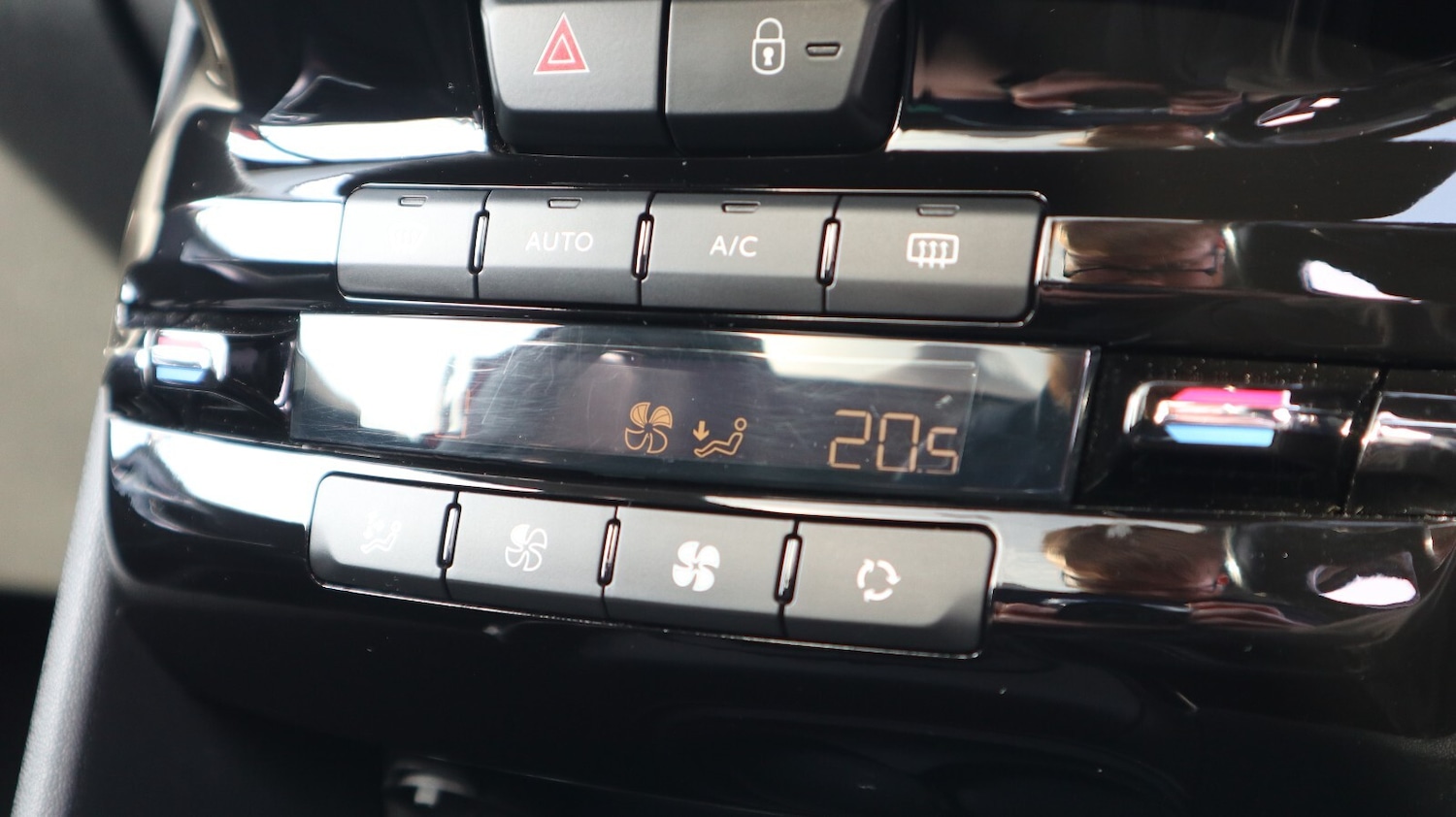 Used Peugeot 2008 2018 for sale - 77959935: Photo 33