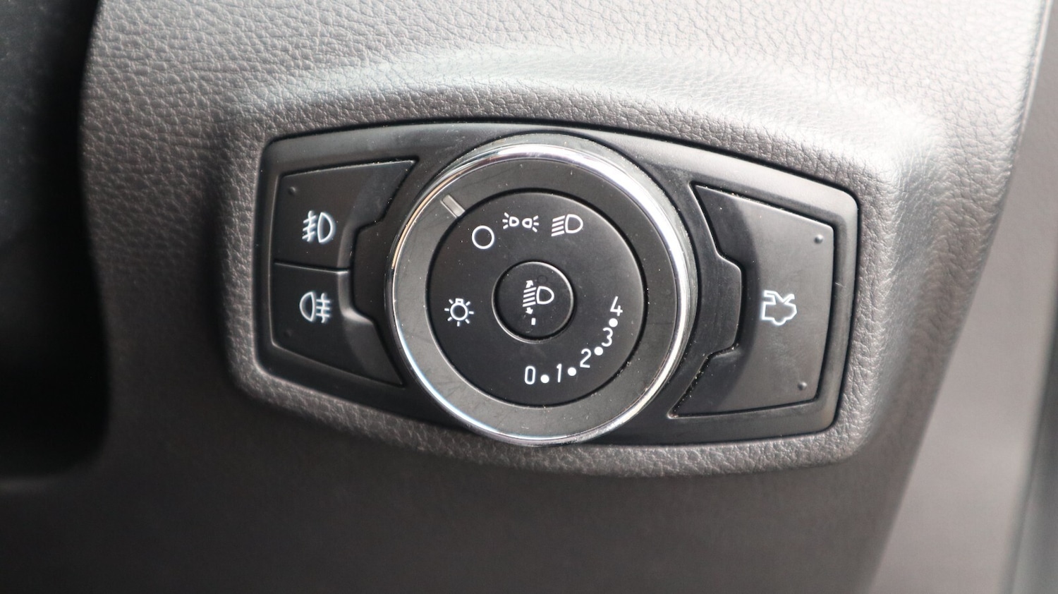 Used Ford Ka+ 2017 for sale - 77762697: Photo 35