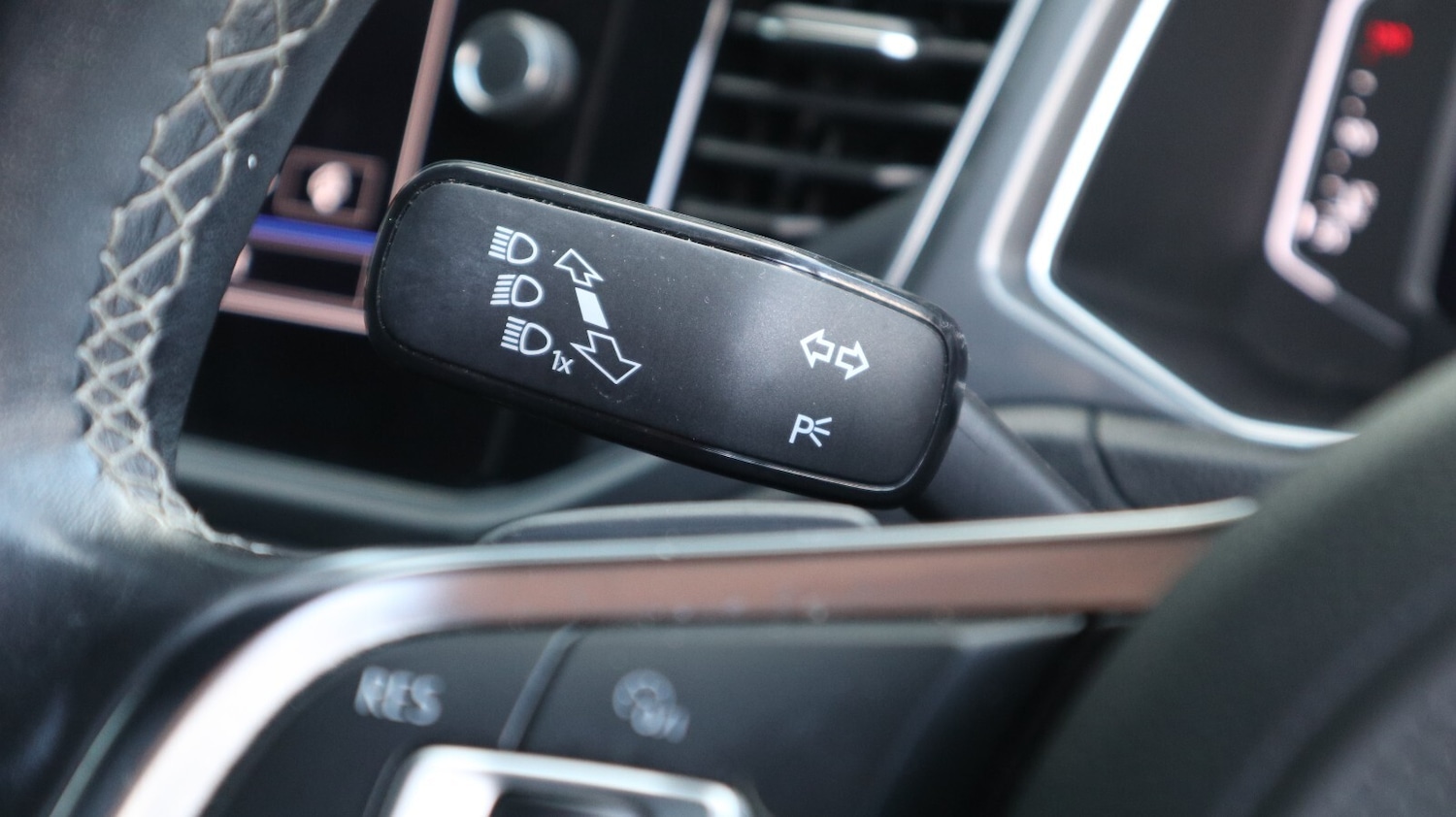 Used Volkswagen T-Roc 2021 for sale - 76818294: Photo 29