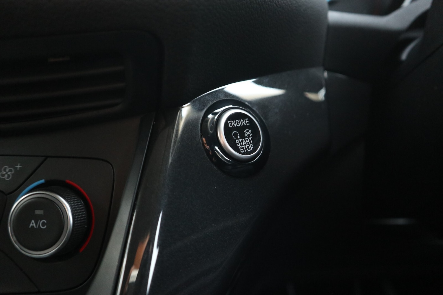 Used Ford Kuga 2018 for sale - 77031336: Photo 28