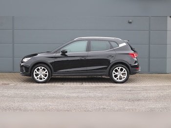 Used SEAT Arona 2024 for sale - 77532103: Photo
