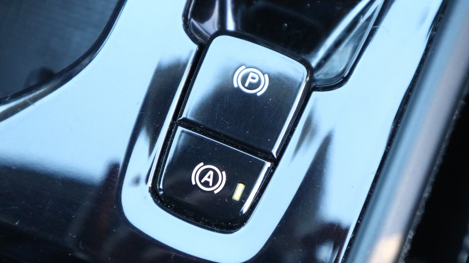 Used Volvo XC40 2021 for sale - 78158809: Photo 38