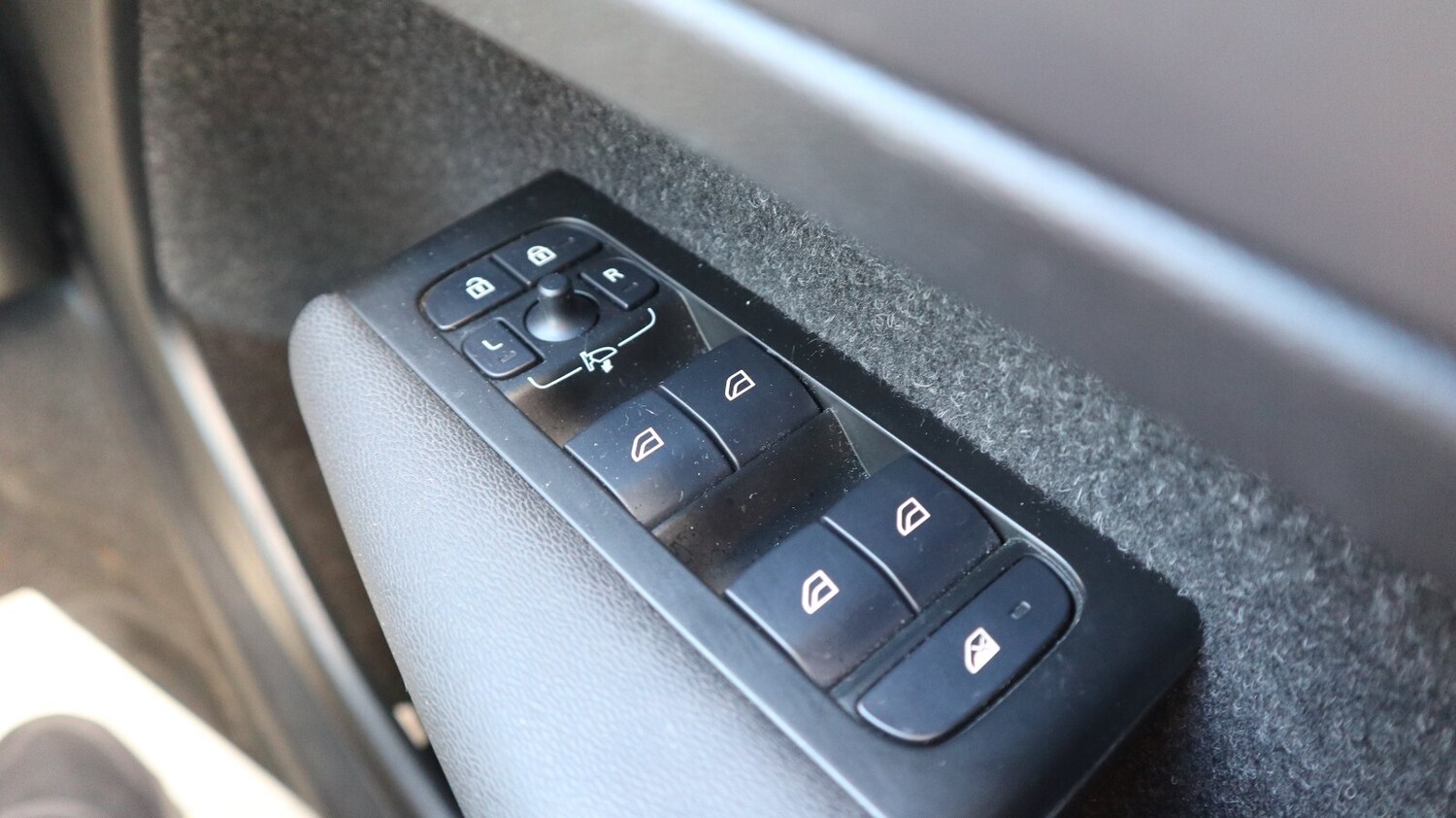 Used Volvo XC40 2021 for sale - 78158809: Photo 41