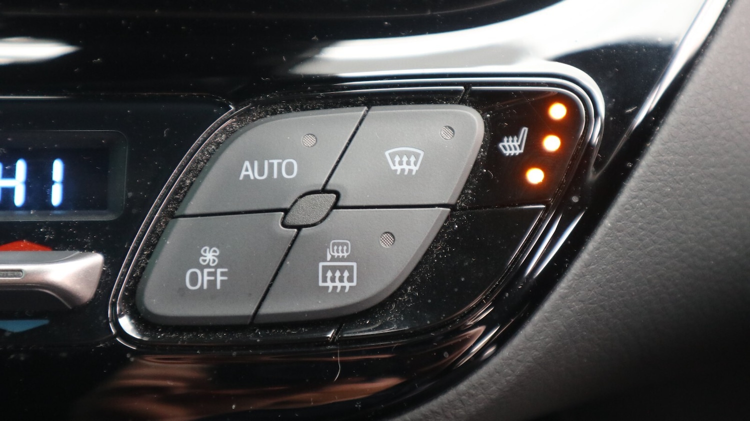 Used Toyota C-HR 2023 for sale - 77771187: Photo 35