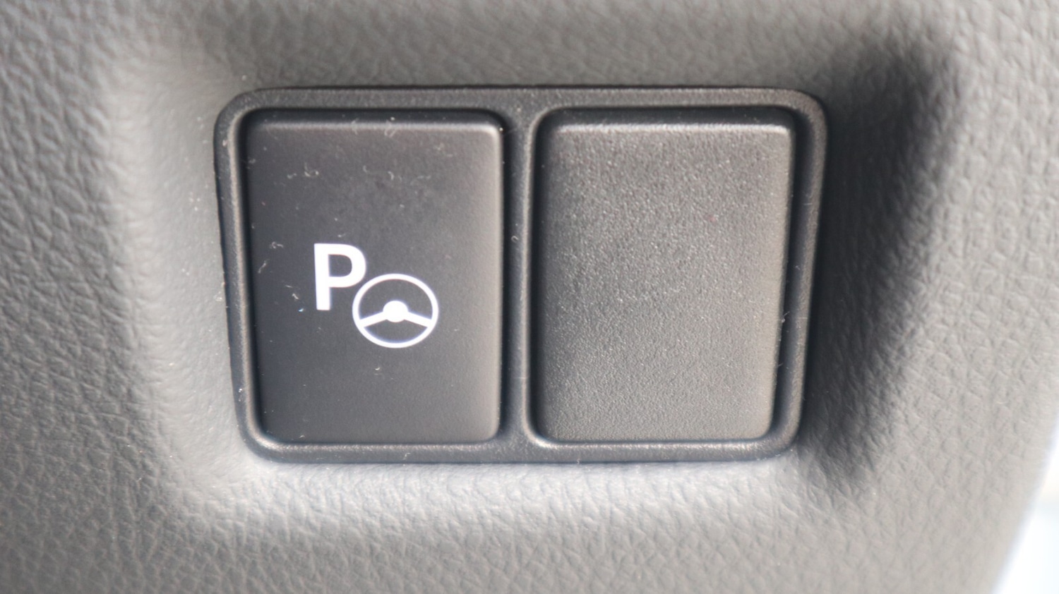 Used Toyota C-HR 2023 for sale - 77771187: Photo 40