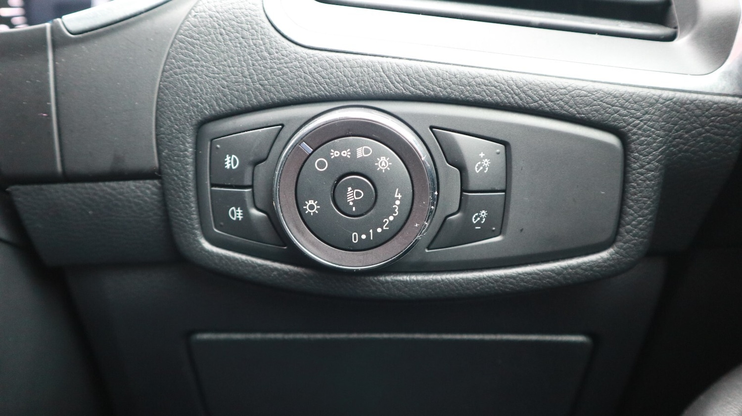 Used Ford S-Max 2020 for sale - 76818230: Photo 40