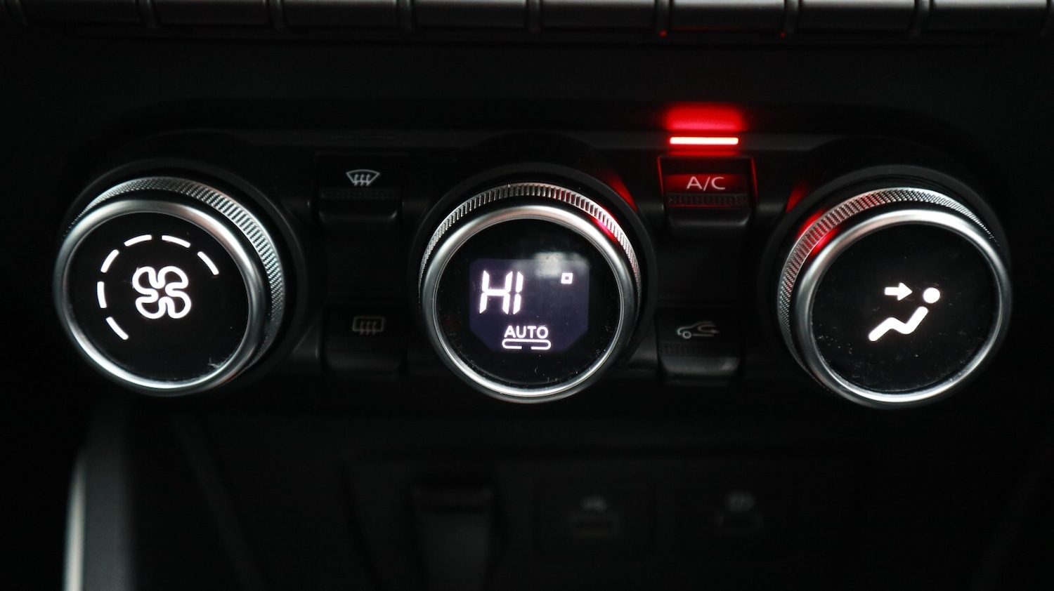 Used Dacia Duster 2022 for sale - 77917885: Photo 30