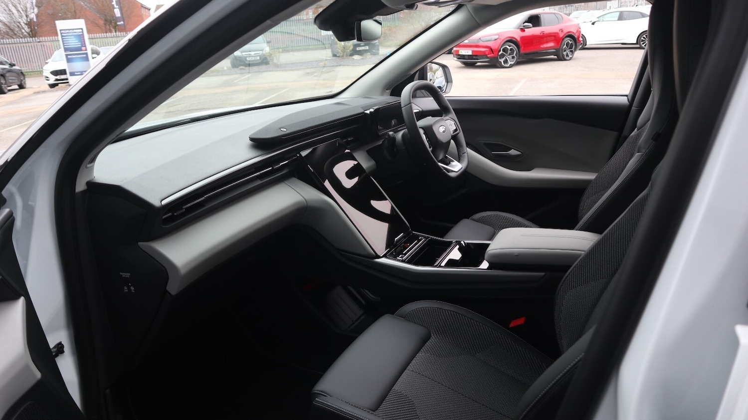 Used Ford Explorer 2025 for sale - 76977787: Photo 23