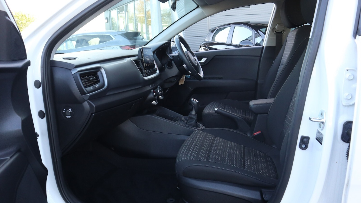 Used Kia Stonic 2022 for sale - 76818225: Photo 22