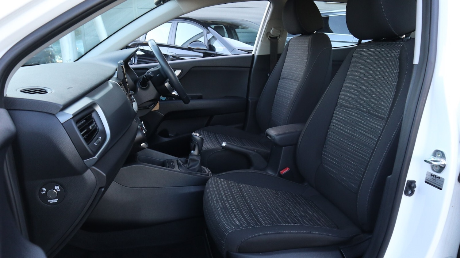 Used Kia Stonic 2022 for sale - 76818225: Photo 23