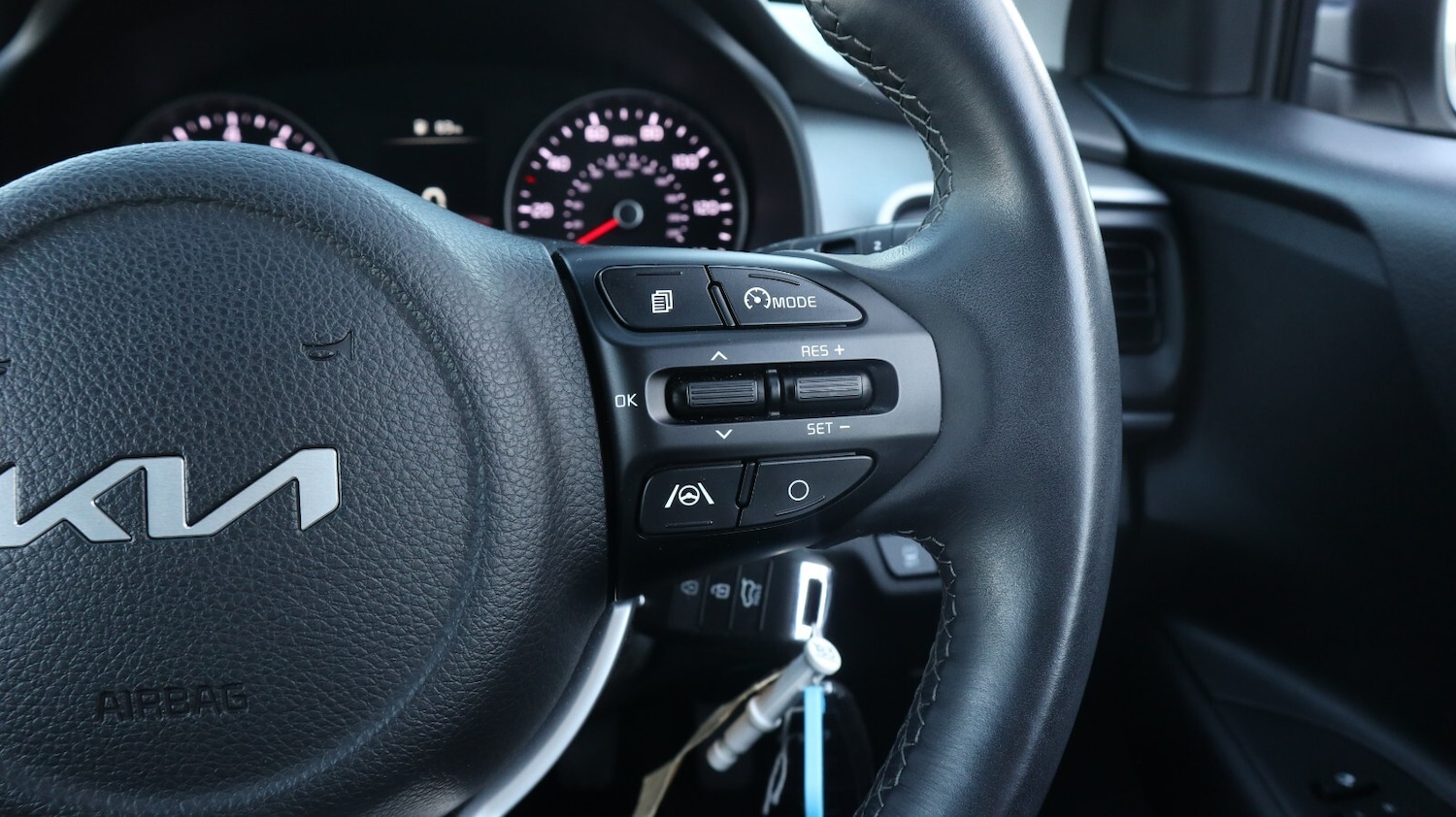 Used Kia Stonic 2022 for sale - 76818225: Photo 29