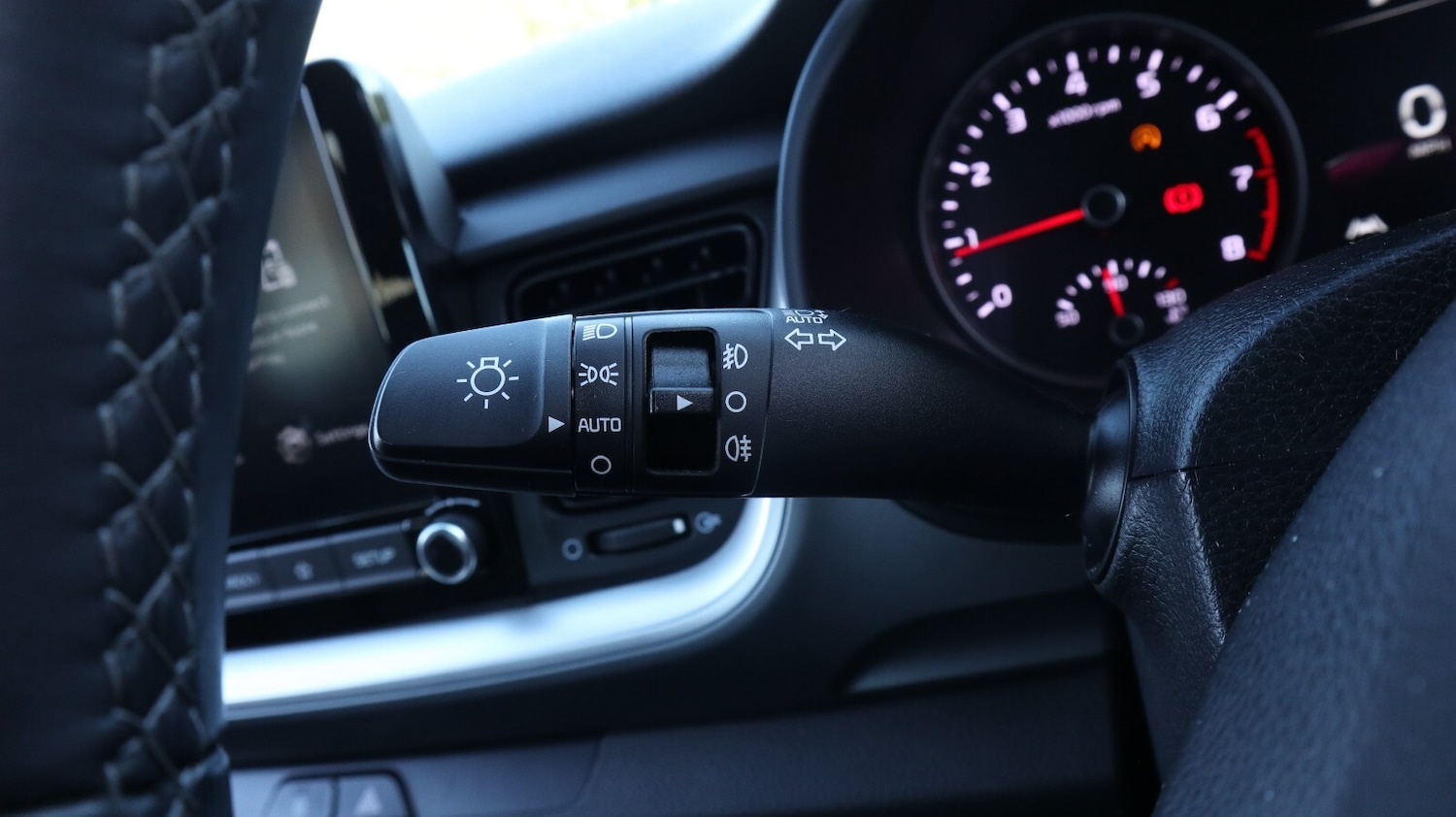 Used Kia Stonic 2022 for sale - 76818225: Photo 30