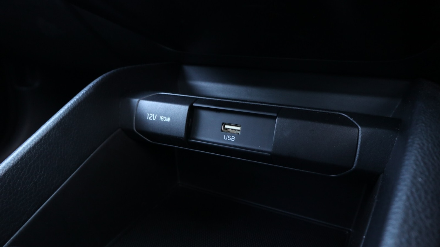 Used Kia Stonic 2022 for sale - 76818225: Photo 34