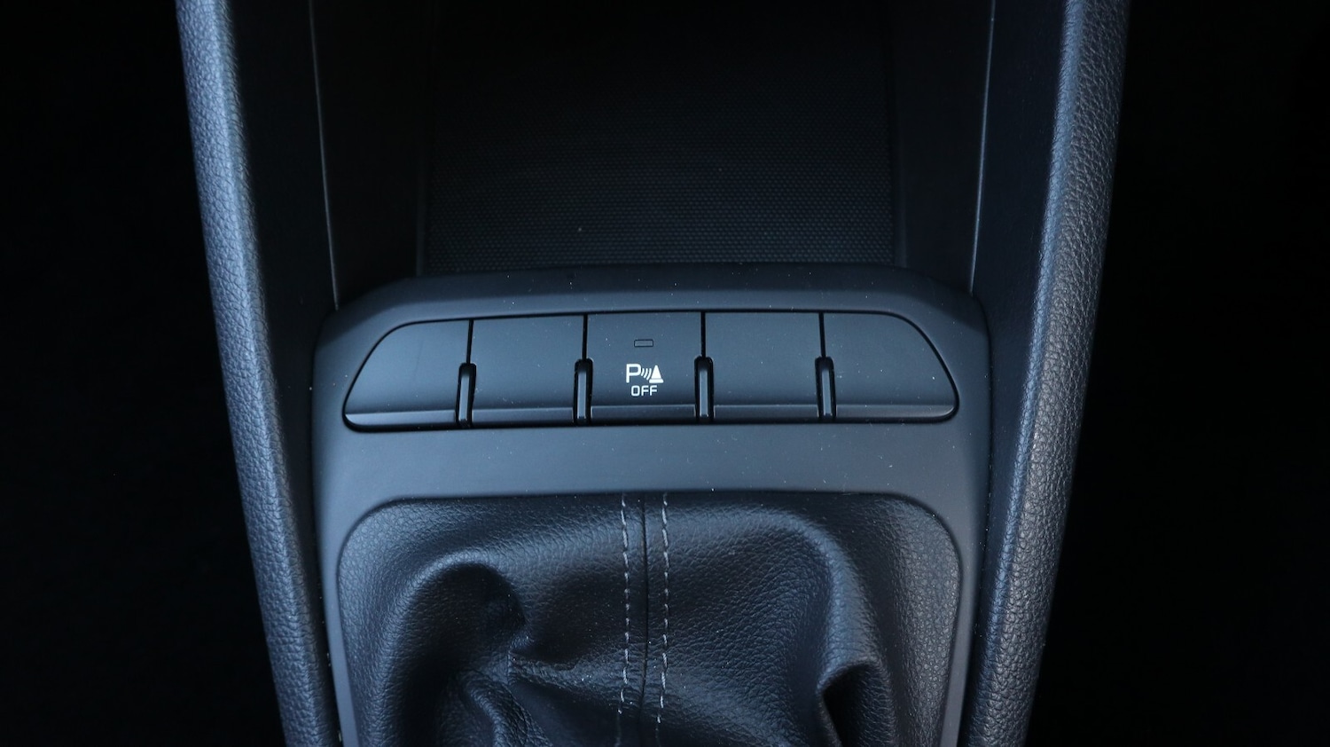 Used Kia Stonic 2022 for sale - 76818225: Photo 35