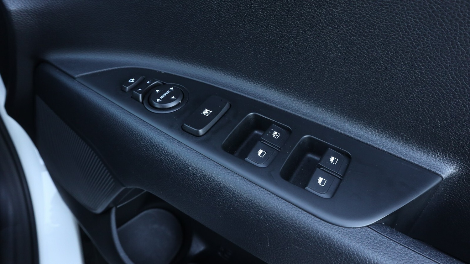 Used Kia Stonic 2022 for sale - 76818225: Photo 38