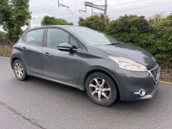 Used Peugeot 208 2015 for sale - 75249425: Photo