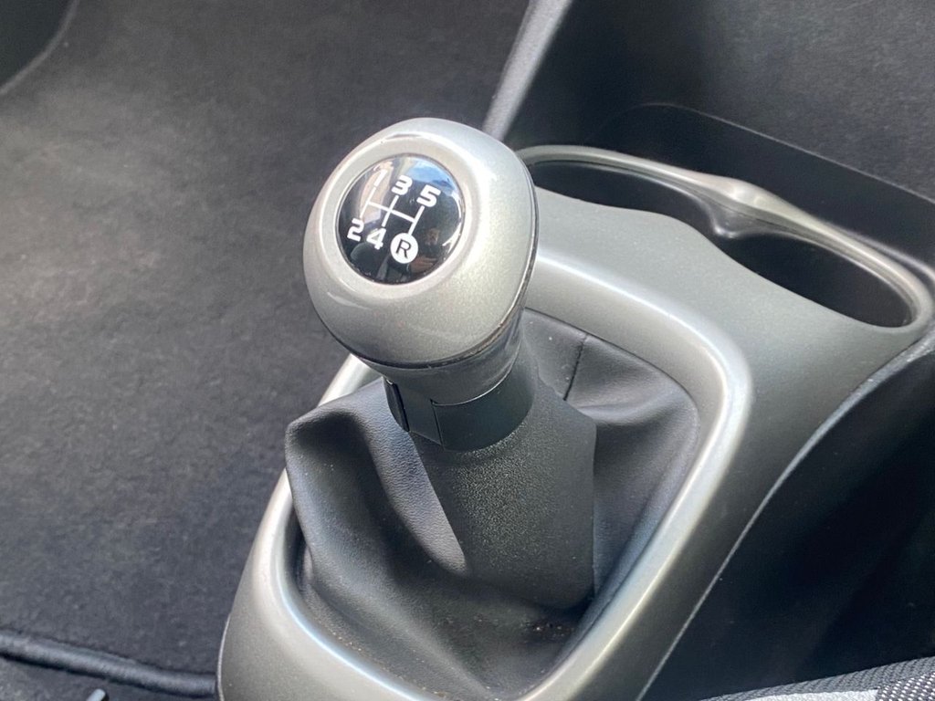 Used Toyota AYGO 2015 for sale - 75923523: Photo 38