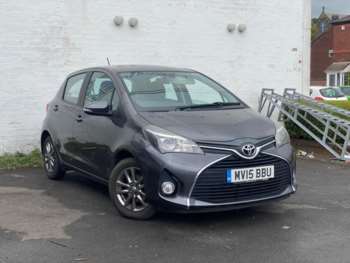 Used Toyota Yaris 2015 for sale - 74746775: Photo