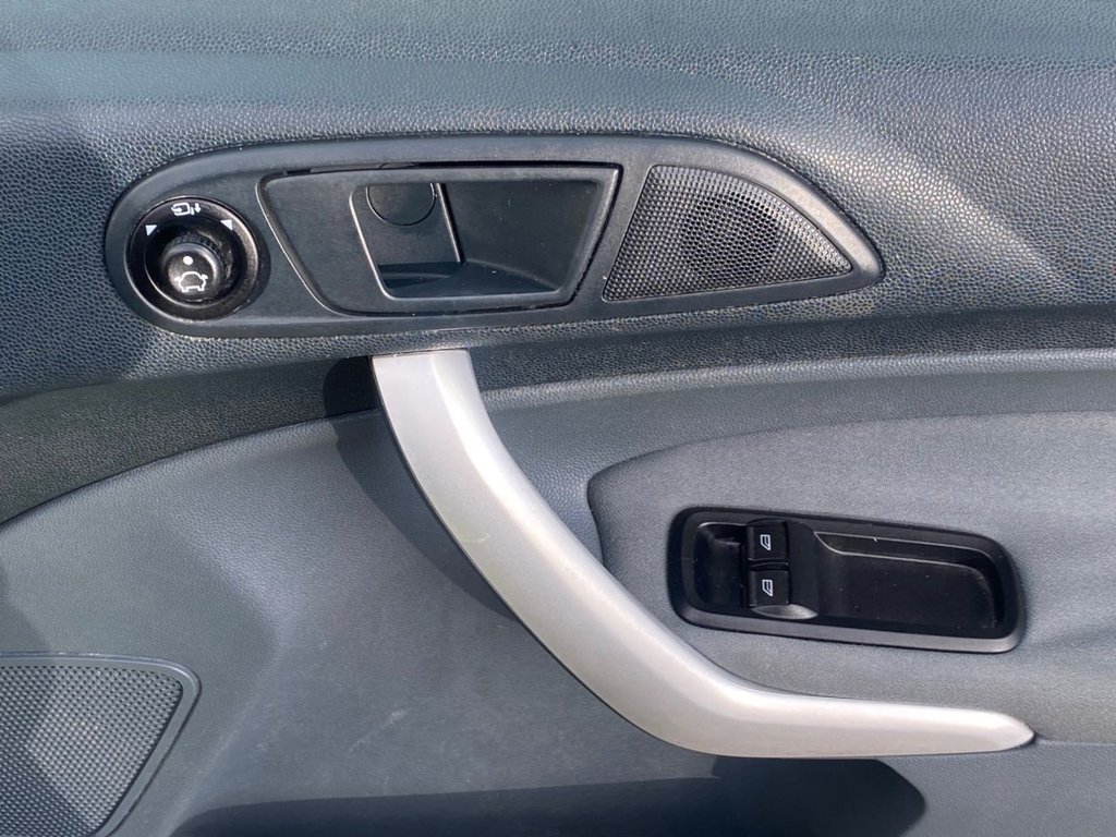Used Ford Fiesta 2010 for sale - 76386366: Photo 16