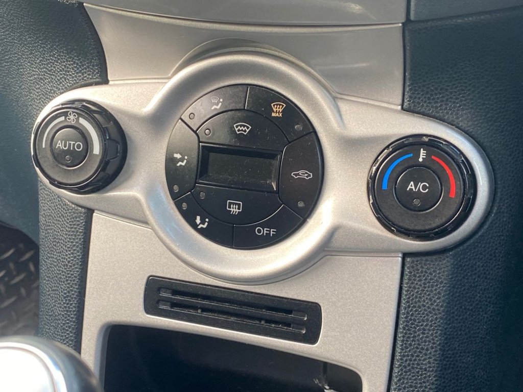 Used Ford Fiesta 2010 for sale - 76386366: Photo 37