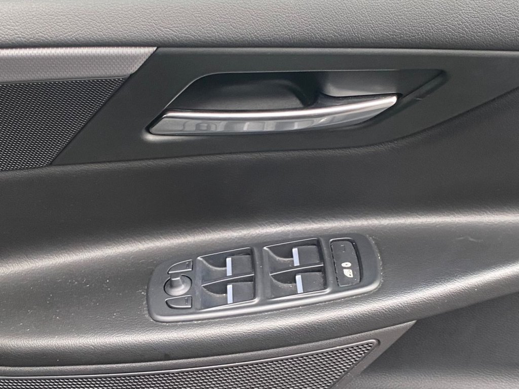 Used Jaguar XE 2019 for sale - 76536176: Photo 16